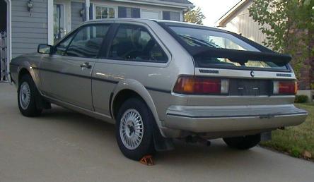 leftrear.JPG (19334 bytes)