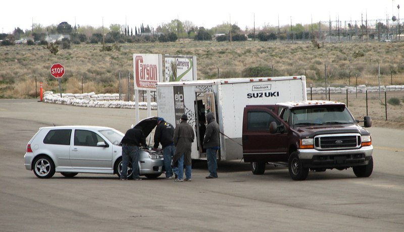 streets-mec_vw-repair1.jpg (81879 bytes)